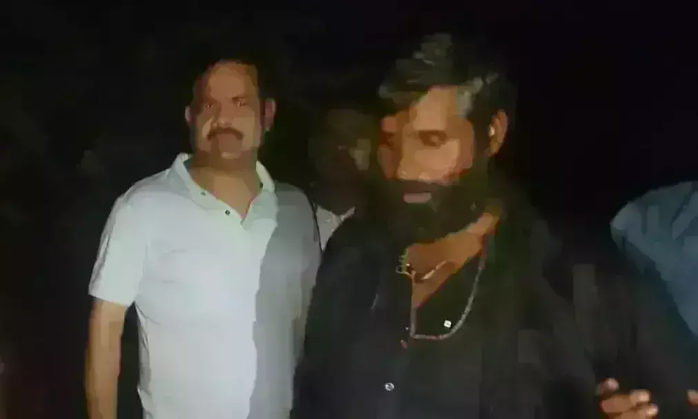 कुख्यात डकैत गुड्डा गुर्जर गिरफ्तार, 2 घंटे चली पुलिस मुठभेड़ में पैर में लगी गोली कुख्यात डकैत गुड्डा गुर्जर गिरफ्तार, 2 घंटे चली पुलिस मुठभेड़ में पैर में लगी गोली