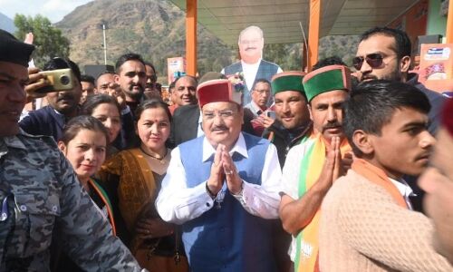 हिमाचल में थमा चुनावी शोर, आखिरी दिन सभी दलों ने लगाया जोर, 12 नवंबर को होगा मतदान हिमाचल में थमा चुनावी शोर, आखिरी दिन सभी दलों ने लगाया जोर, 12 नवंबर को होगा मतदान