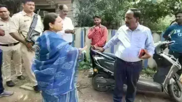 सड़कों पर गंदगी देख भड़की महापौर, बोली अगली बार सीधे निलंबित होंगे सड़कों पर गंदगी देख भड़की महापौर, बोली अगली बार सीधे निलंबित होंगे