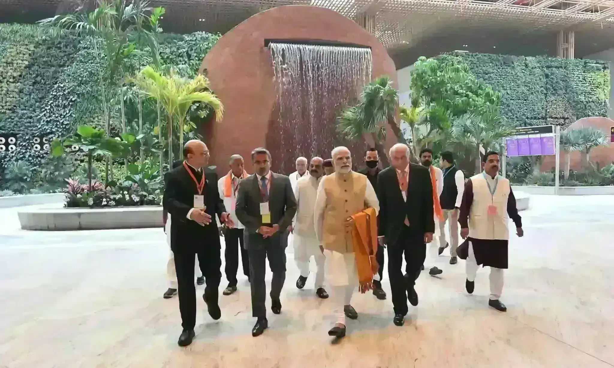 प्रधानमंत्री ने बेंगलुरु को सौंपी कई सौगात, कहा - हम स्पीड को भारत की आकांक्षा और स्केल को ताकत मानते हैं