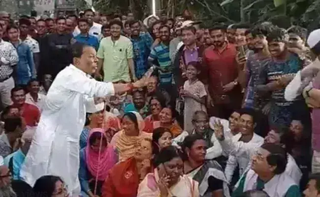 ममता के मंत्री अखिल गिरी ने राष्ट्रपति पर की अभद्र टिप्पणी, सोशल मीडिया पर घिरे