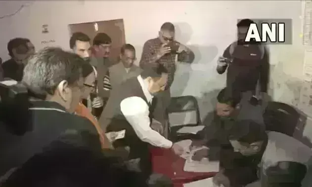 हिमाचल प्रदेश में शाम पांच बजे तक 65 फीसदी हुआ मतदान, 8 दिसंबर को आएगा परिणाम हिमाचल प्रदेश में शाम पांच बजे तक 65 फीसदी हुआ मतदान, 8 दिसंबर को आएगा परिणाम