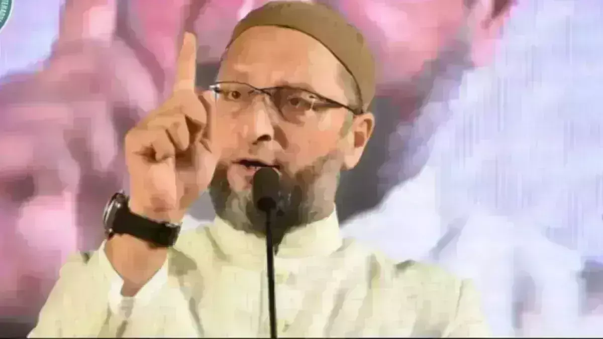 गुजरात में मुस्लिम युवकों ने ओवैसी को दिखाए काले झंडे, सभा में लगाएं मोदी-मोदी के नारे