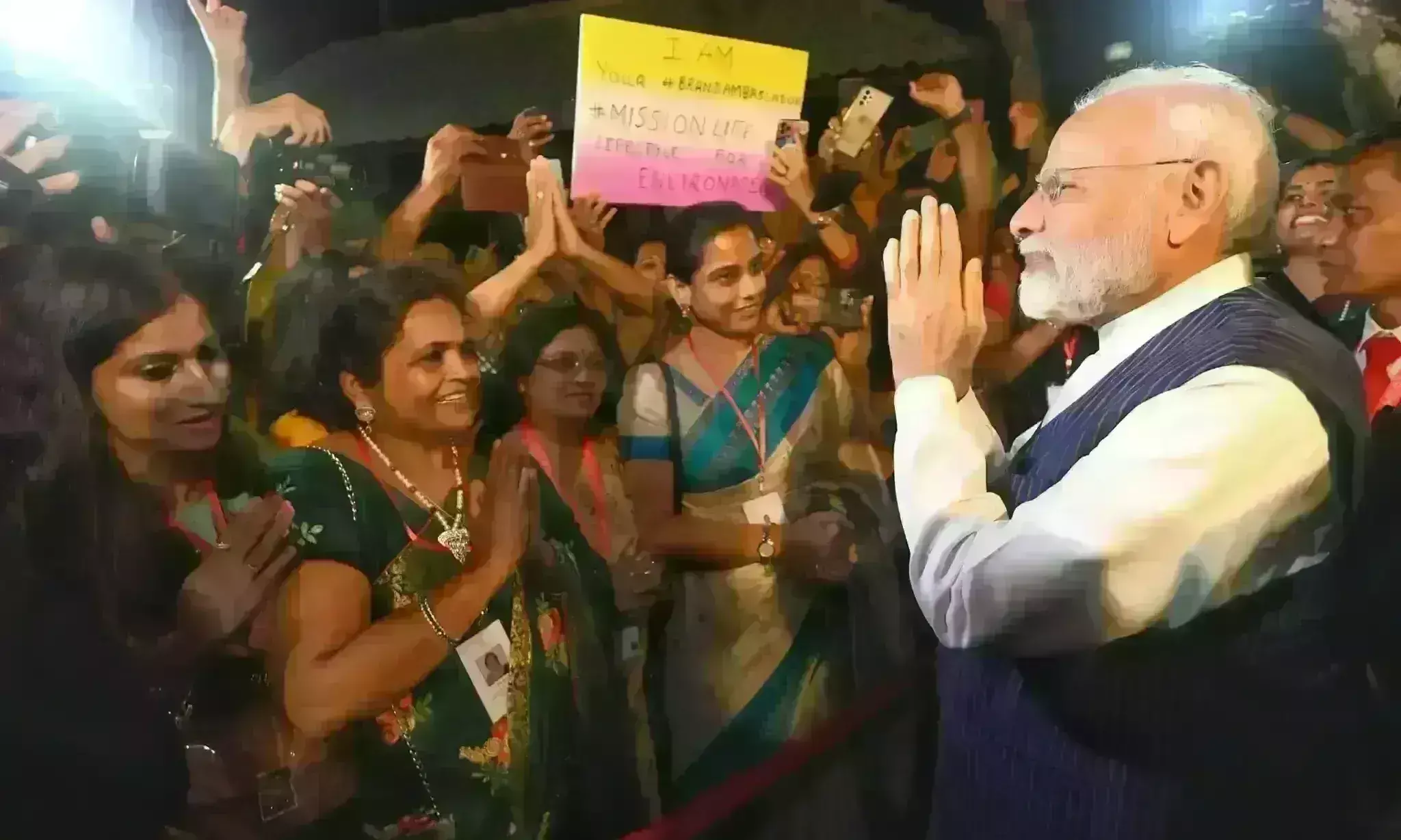 प्रधानमंत्री मोदी ने भारतीय समुदाय से की मुलाकात, कहा- सिर्फ सुख नहीं, दुख के भी साथी हैं भारत-इंडोनेशिया