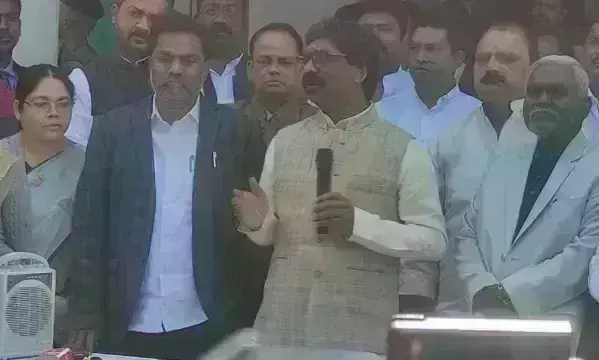 मुख्यमंत्री सोरेन पहुंचे ईडी ऑफिस, पूछताछ शुरू, कहा - मेरे ऊपर लगे आरोप निराधार