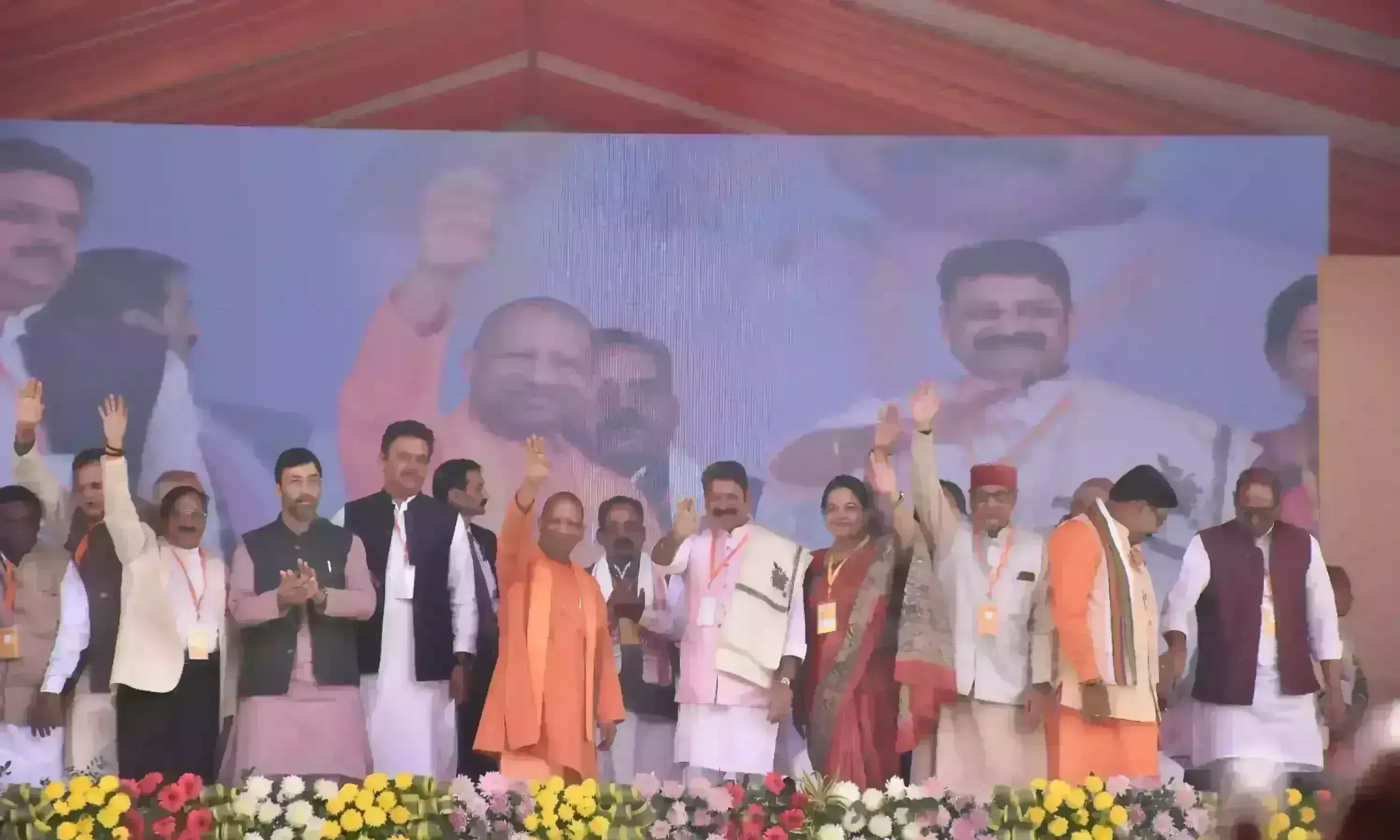 योगी आदित्यनाथ ने मुरादाबाद को दी 424 करोड़ की सौगात, 30 परियोजनाओं का किया शिलान्यास