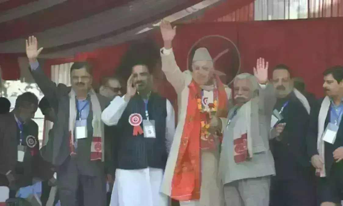 फारूख अब्दुल्ला फिर बने नेशनल कांफ्रेंस के अध्यक्ष, कहा - उनकी पार्टी लड़ेगी हर चुनाव फारूख अब्दुल्ला फिर बने नेशनल कांफ्रेंस के अध्यक्ष, कहा - उनकी पार्टी लड़ेगी हर चुनाव