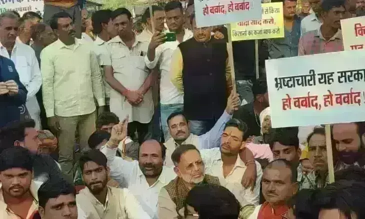 राहुल गांधी से मिलने जा रहे भाजपा नेताओं पर पुलिस ने बरसाई लाठियां, 10 कार्यकर्ता घायल राहुल गांधी से मिलने जा रहे भाजपा नेताओं पर पुलिस ने बरसाई लाठियां, 10 कार्यकर्ता घायल