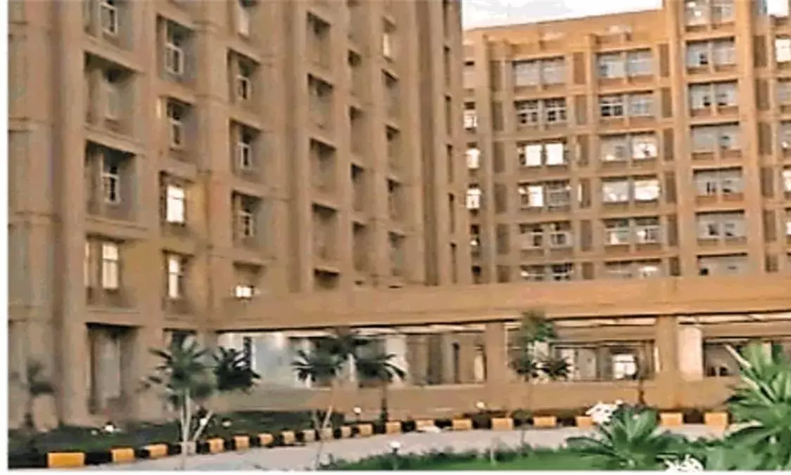 मरीजों की परेशानी दूर करने अस्पताल को जोडऩे की मांग, सुपर स्पेशलिटी में बना सकते हैं वैकल्पिक व्यवस्था