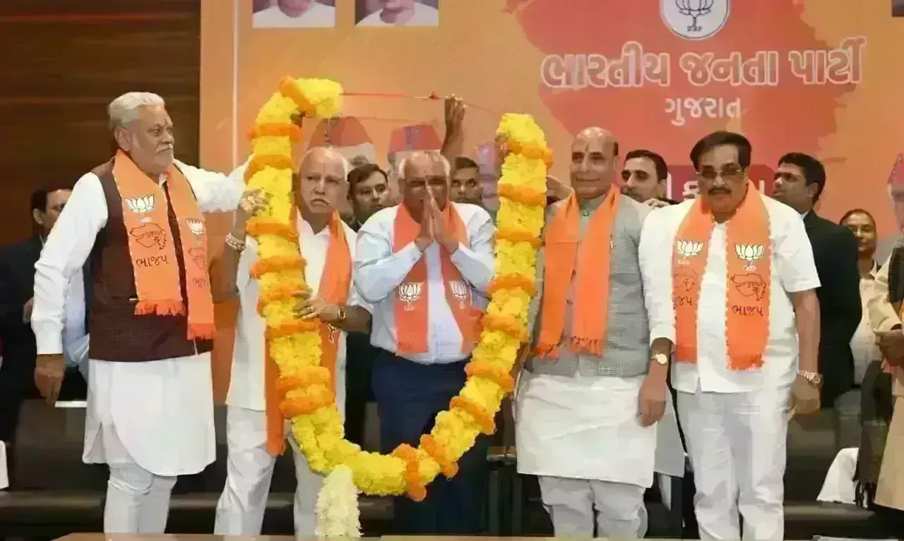 भूपेंद्र पटेल ने दूसरी बार संभाली गुजरात की कमान, 13 मंत्रियों ने ली शपथ