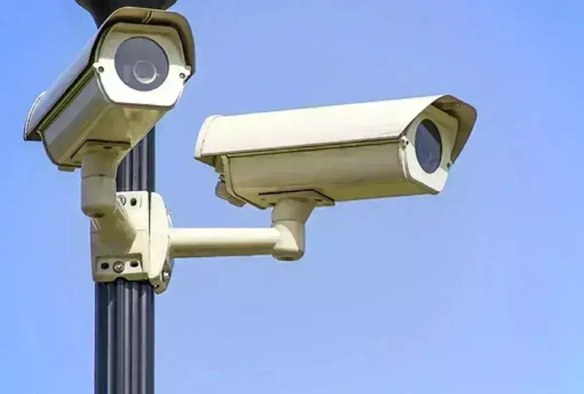 योगी सरकार की पहल पर सीसीटीवी कैमरों से सुरक्षित हुए शहर, अपराधी पकड़ने में होगी आसानी