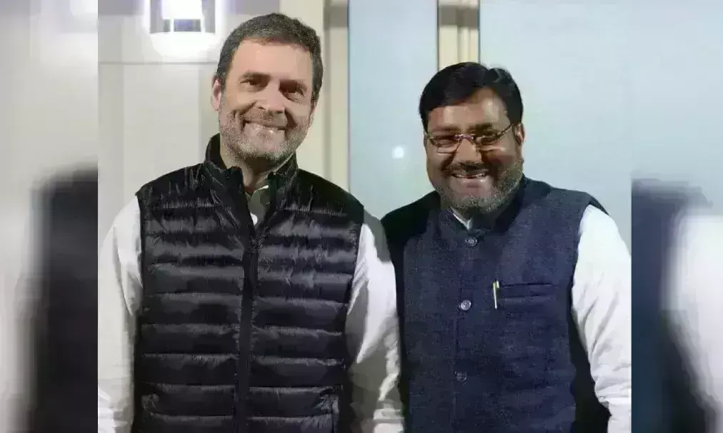 राहुल पैदल तो खाबरी की कांग्रेस लक्जरी वाहनों से कर रही भारत जोड़ो यात्रा... राहुल पैदल तो खाबरी की कांग्रेस लक्जरी वाहनों से कर रही भारत जोड़ो यात्रा...