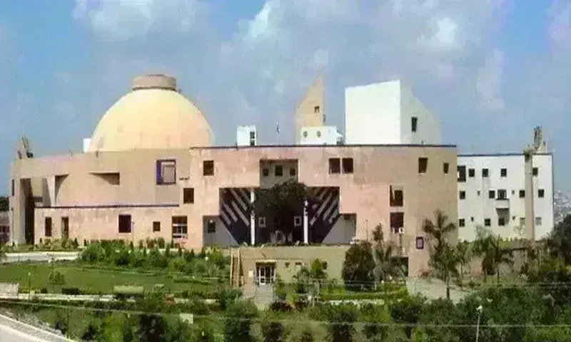 मप्र विधानसभा में सरकार के खिलाफ अविश्वास प्रस्ताव स्वीकार, कमलनाथ के बयान पर मचा हंगामा मप्र विधानसभा में सरकार के खिलाफ अविश्वास प्रस्ताव स्वीकार, कमलनाथ के बयान पर मचा हंगामा