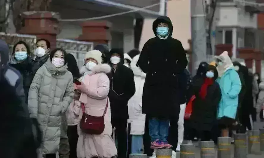 चीन में रोजाना कोरोना से सैकड़ों मौतें हो रही, तस्वीरें दे रहीं गवाही, सरकार छिपा रहीं आंकड़े