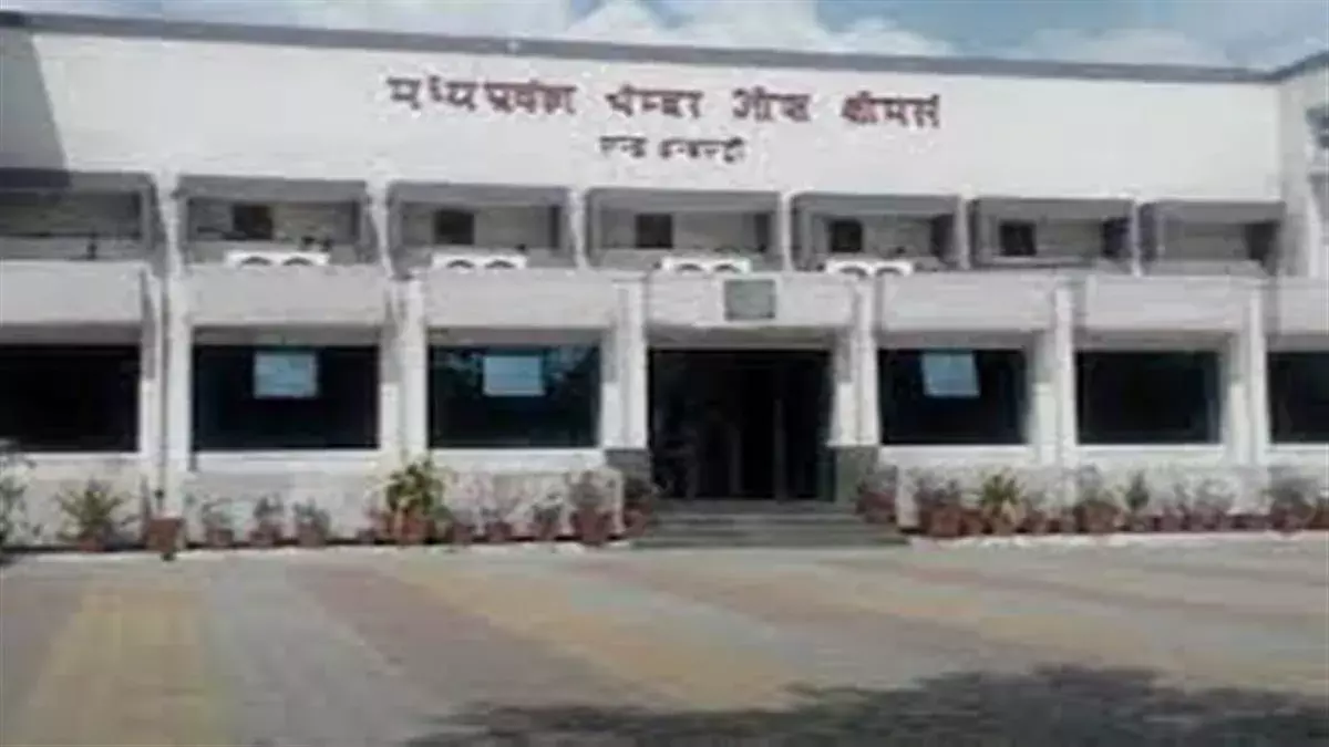 क्रिएटिव हाउस दो फाड़, रामनिवास सहित चार सदस्यों का इस्तीफा