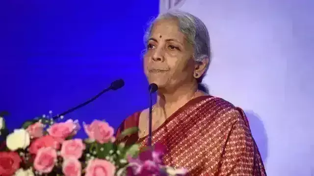 वित्तमंत्री निर्मला सीतारमण की बिगड़ी तबियत, एम्स में भर्ती