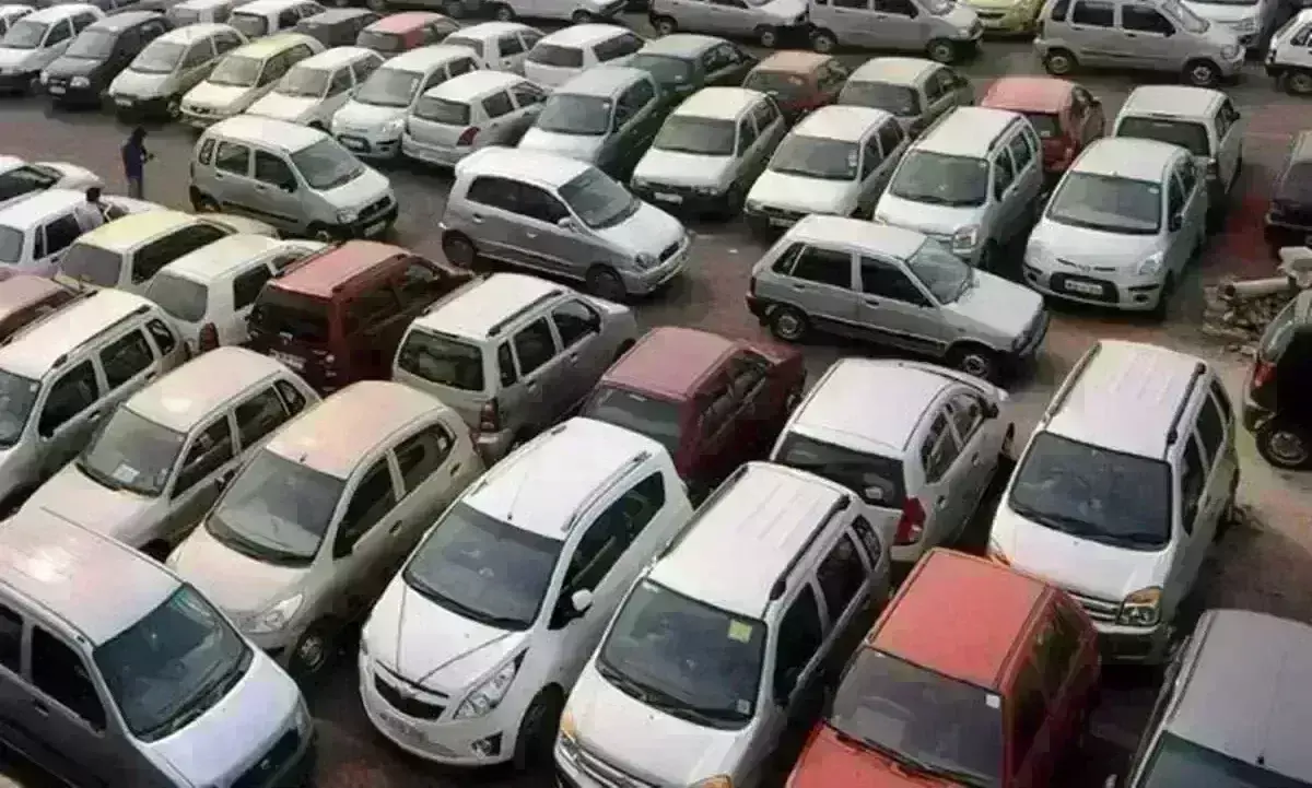 पुरानी कार बेचने-खरीदने के लिए सरकार ला रही नया नियम, ग्राहकों को होगा लाभ पुरानी कार बेचने-खरीदने के लिए सरकार ला रही नया नियम, ग्राहकों को होगा लाभ