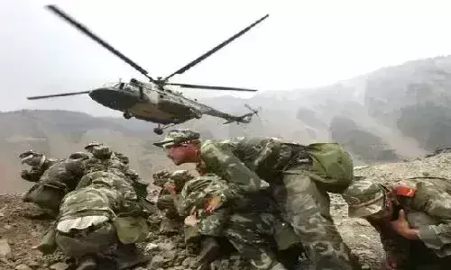 LAC पर तैनात चीनी सैनिक हुए कोरोना संक्रमित, हेलीकॉप्टर से किए जा रहे रेस्क्यू