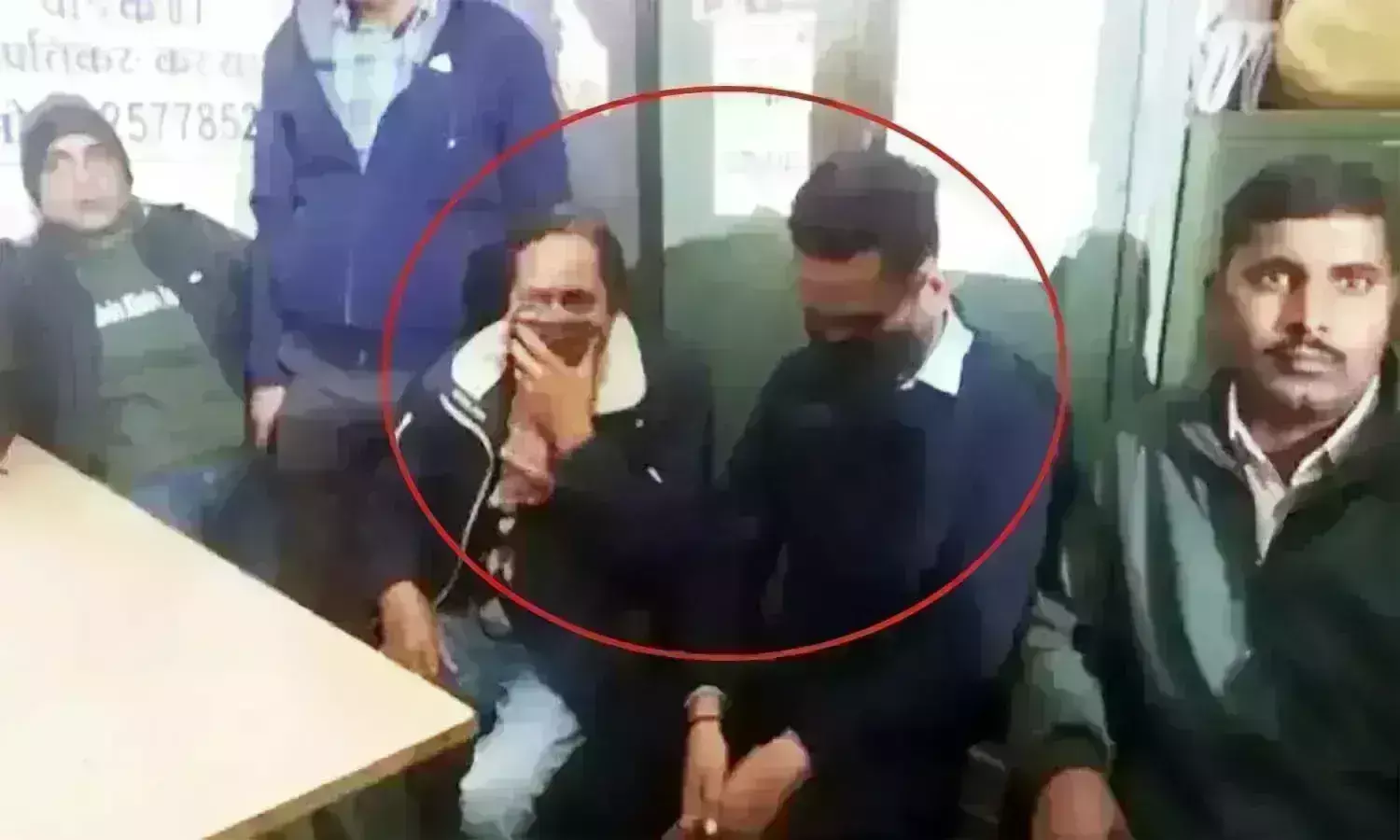 ग्वालियर नगर निगम का कर संग्राहक ले रहा था रिश्वत, लोकायुक्त ने किया रंगे हाथों गिरफ्तार