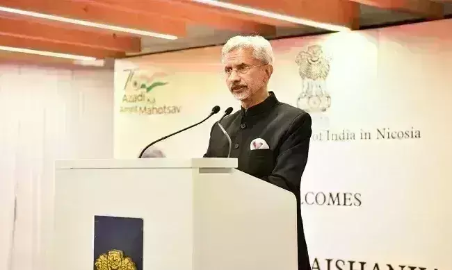 एस जयशंकर ने पाकिस्तान को सुनाई खरी-खरी, कहा- अच्छे पड़ोसी बनने के चक्कर में आतंकवाद नहीं भूल सकते