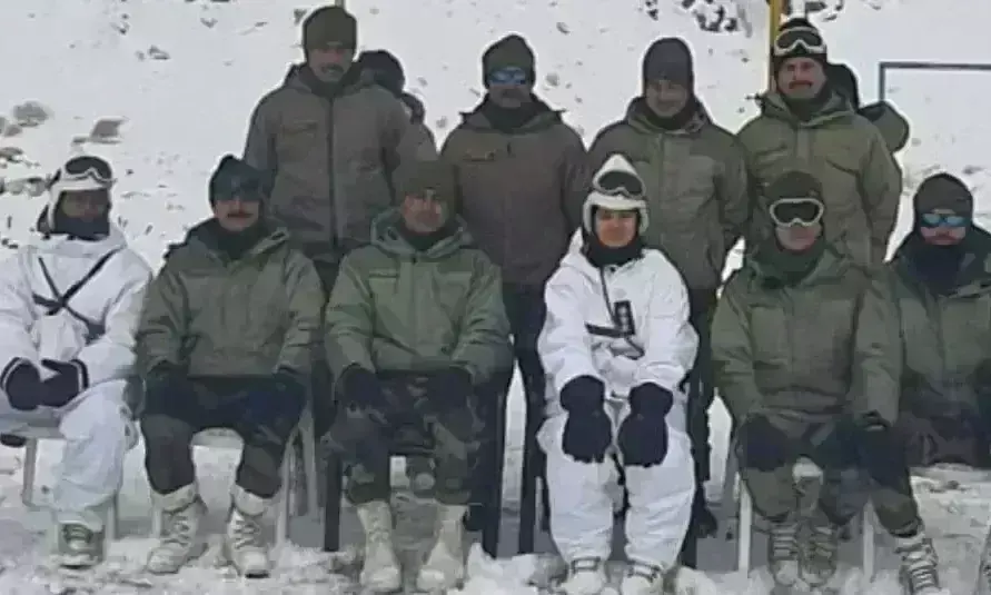 कैप्टन शिवा चौहान की सियाचिन में हुई तैनाती, सबसे ऊंचे युद्धक्षेत्र में ड्यूटी करने वाली पहली महिला अधिकारी बनीं कैप्टन शिवा चौहान की सियाचिन में हुई तैनाती, सबसे ऊंचे युद्धक्षेत्र में ड्यूटी करने वाली पहली महिला अधिकारी बनीं