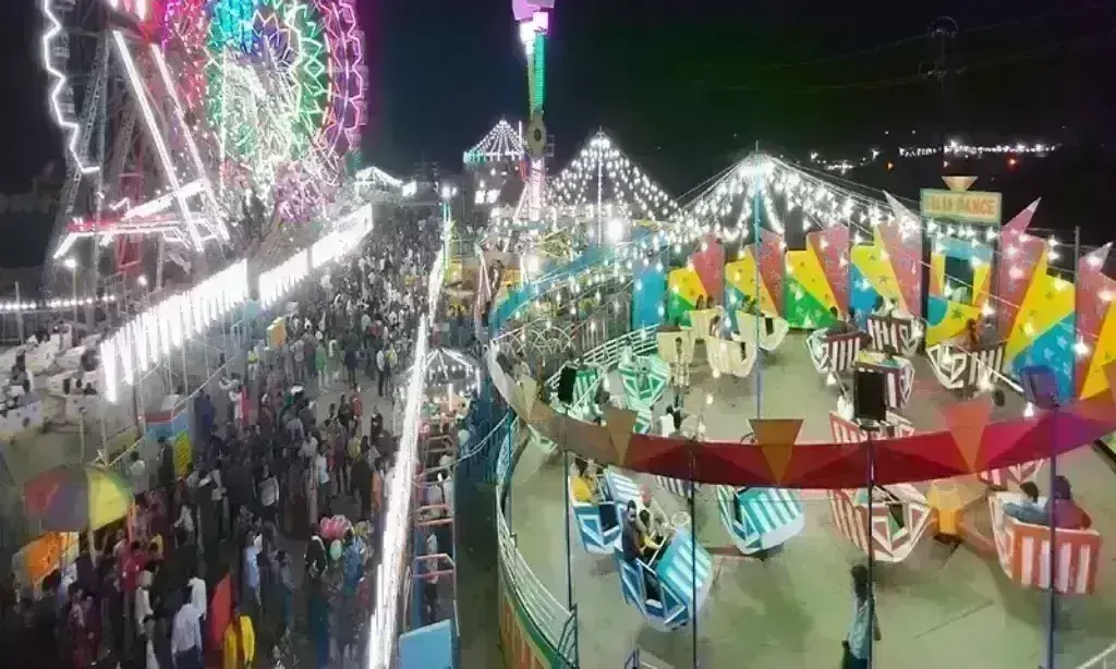 वर्ष 1905 में मेला की शुरूआत सागरताल पर पशु मेला के रूप में हुई थी, अब अपने वैभव से पिछड रहा है मेला