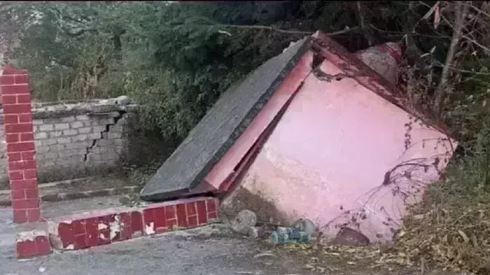 जोशीमठ में भू धंसाव से मंदिर धराशायी, 600 घरों पर बढ़ा खतरा, मुख्यमंत्री आज करेंगे दौरा