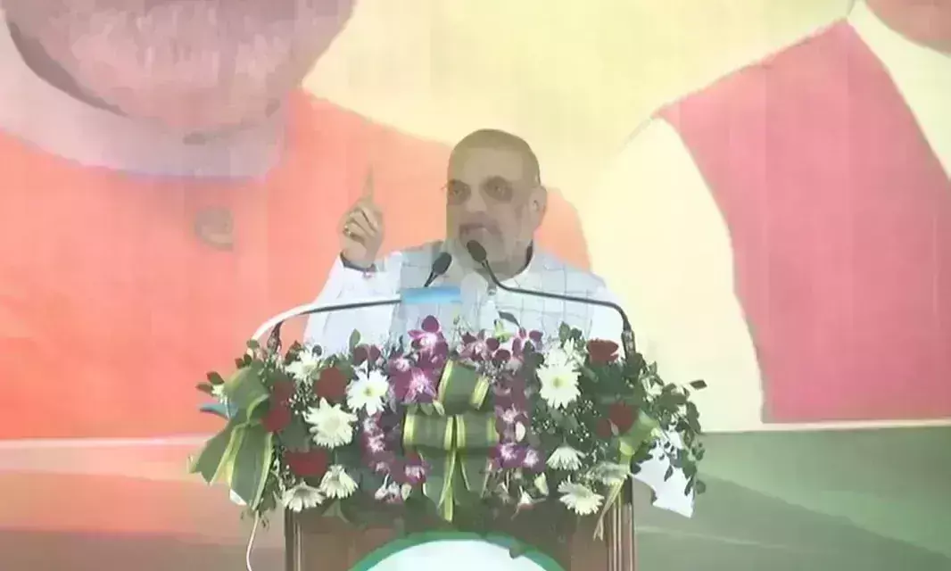 चाईबासा में हेमंत सोरेन पर बरसे अमित शाह, कहा - इस सरकार ने सिर्फ भ्रष्टाचार किया चाईबासा में हेमंत सोरेन पर बरसे अमित शाह, कहा - इस सरकार ने सिर्फ भ्रष्टाचार किया