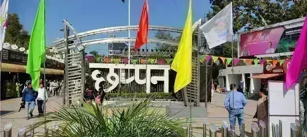 प्रवासी भारतीयों के लिए सजा फूड मार्केट, सिगड़ी डोसा बना आकर्षण का केंद्र