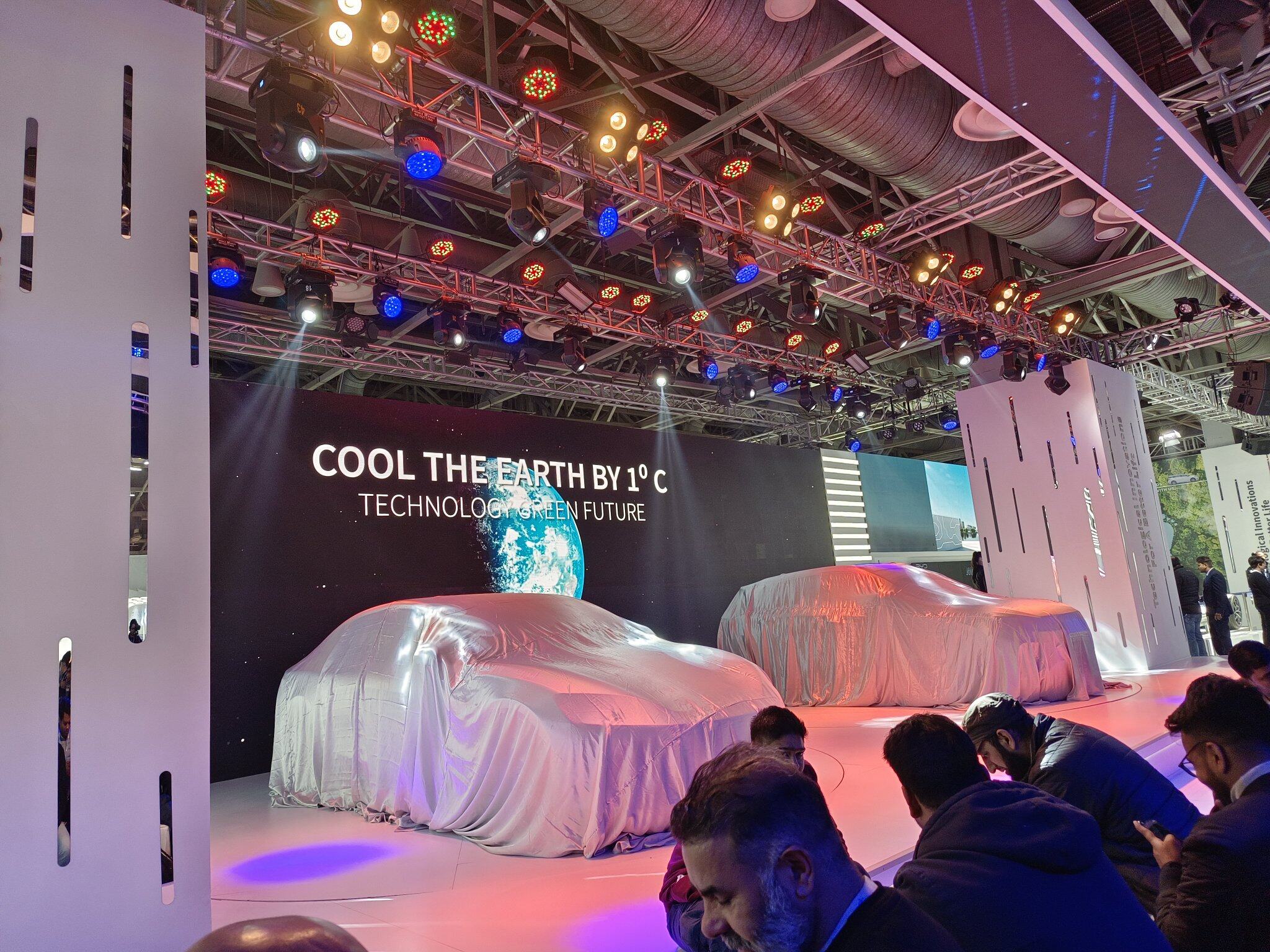 TATA की सफारी से लेकर अल्ट्रॉज तक... सब हो जाएंगी इलेक्ट्रिक