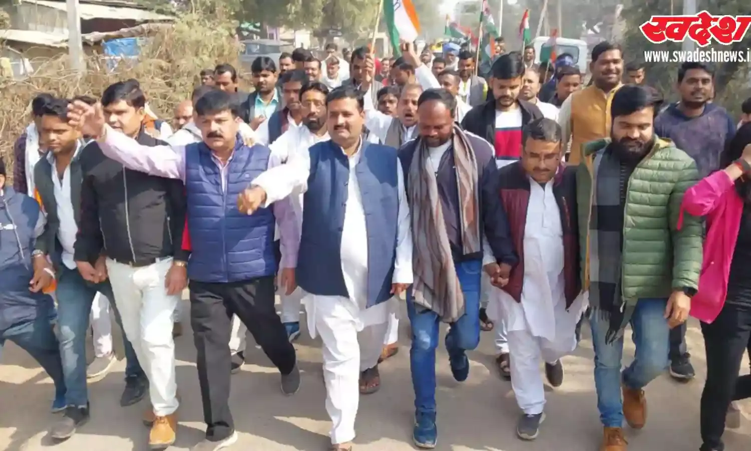 गोहद में कांग्रेस कार्यकर्ताओं ने बिजली समस्या को लेकर एसडीएम को सौंपा ज्ञापन