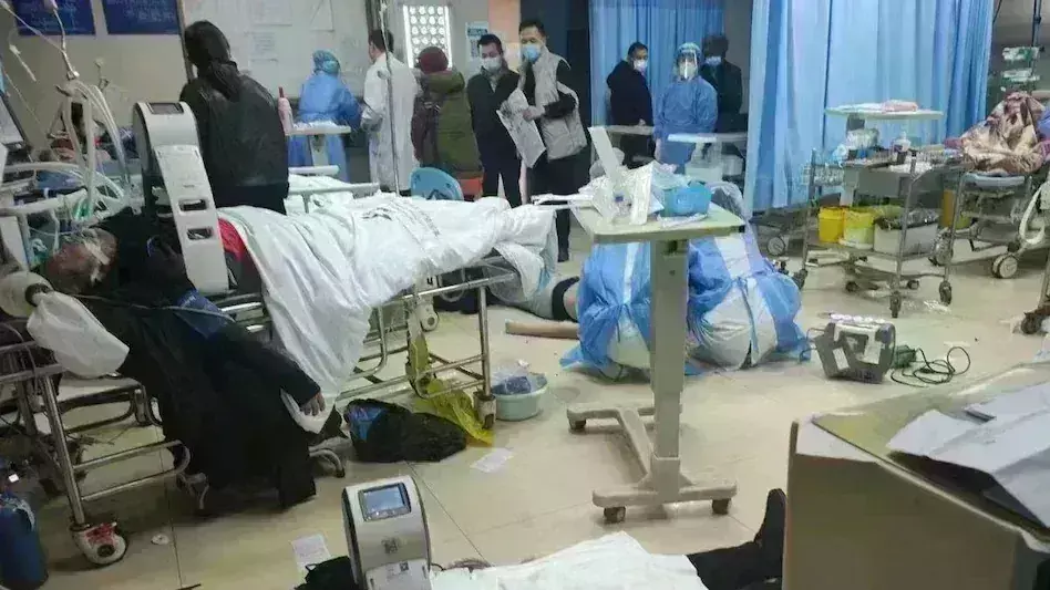 चीन में 90 करोड़ आबादी कोरोना संक्रमित, अगले तीन महीनों में और बिगड़ सकते है हालात