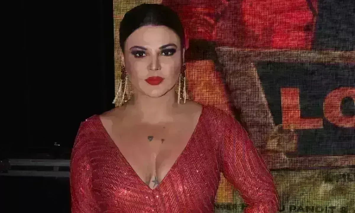 राखी सावंत को मुंबई पुलिस ने किया गिरफ्तार, शर्लिन चोपड़ा की शिकायत पर एक्शन राखी सावंत को मुंबई पुलिस ने किया गिरफ्तार, शर्लिन चोपड़ा की शिकायत पर एक्शन