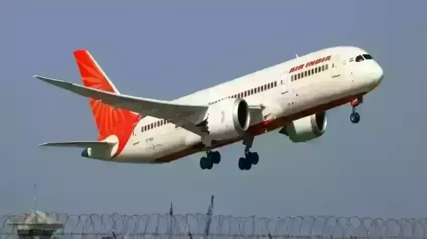 एयर इंडिया पर DGCA ने लगाया 30 लाख का जुर्माना, प्लेन में वह सीट ही नहीं जिस पर आरोपित बैठा था एयर इंडिया पर DGCA ने लगाया 30 लाख का जुर्माना, प्लेन में वह सीट ही नहीं जिस पर आरोपित बैठा था
