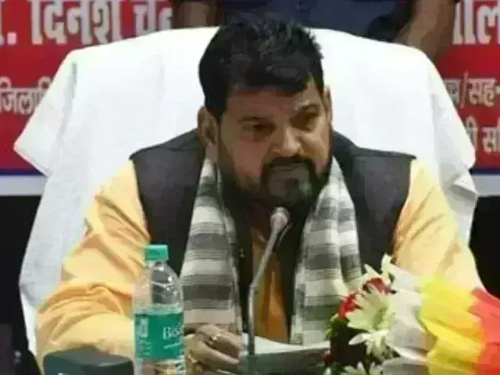 कुश्ती महासंघ के अध्यक्ष बृजभूषण सिंह क्या देंगे इस्तीफा ? आज शाम बुलाई प्रेस कांफ्रेंस