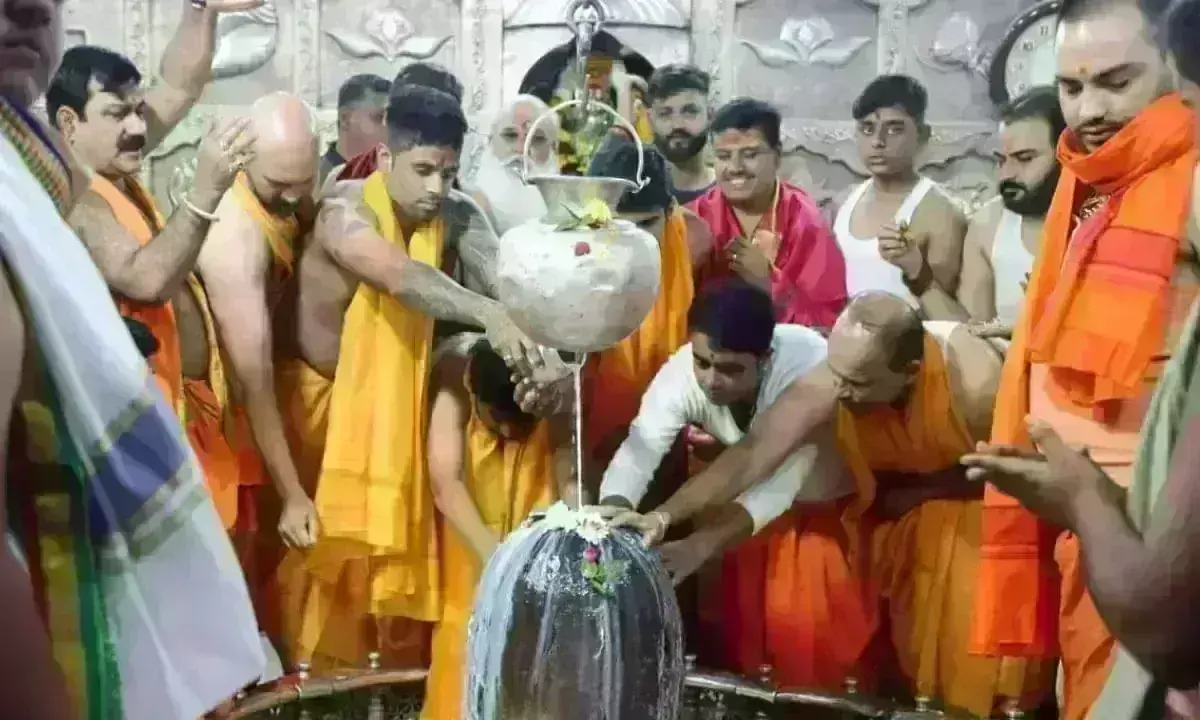 क्रिकेटर सूर्यकुमार-कुलदीप यादव ने किए महाकाल के दर्शन, ऋषभ पंत के लिए मांगी दुआ