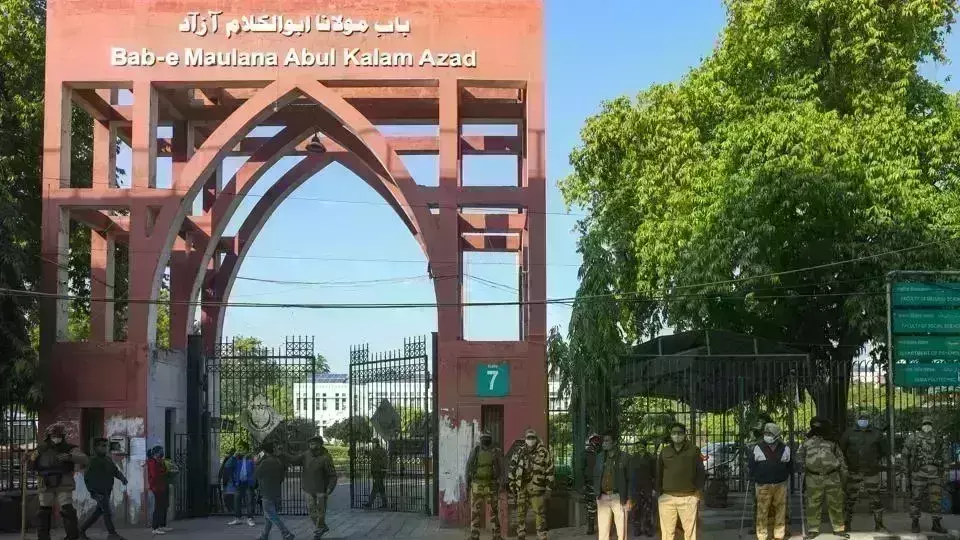 BBC डॉक्यूमेंट्री की स्क्रीनिंग को लेकर JNU के बाद जामिया में बवाल, 4 छात्र हिरासत में