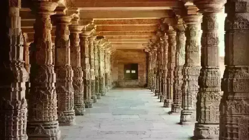 भोजशाला में हुई मां सरस्वती की महाआरती, शोभायात्रा में जयकारों से गूंजी नगरी