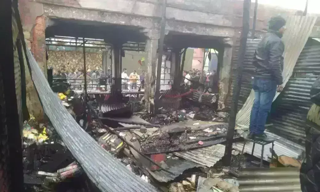 ग्वालियर व्यापार मेले में लगी आग, गुप्ता भोजनालय समेत कई दुकानें जलकर खाक