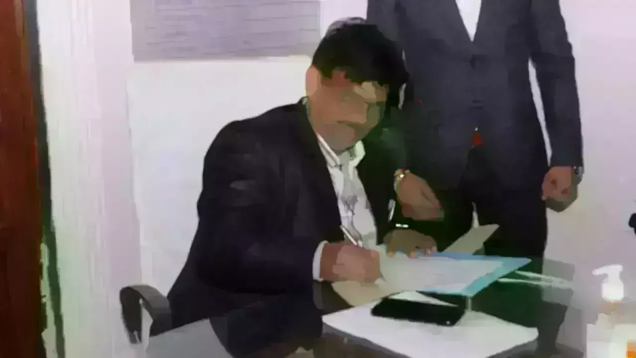 ग्वालियर के नए कलेक्टर: नई लकीर खींचने की चुनौती, लो प्रोफाइल रहकर काम करते है अक्षय कुमार सिंह ग्वालियर के नए कलेक्टर: नई लकीर खींचने की चुनौती, लो प्रोफाइल रहकर काम करते है अक्षय कुमार सिंह