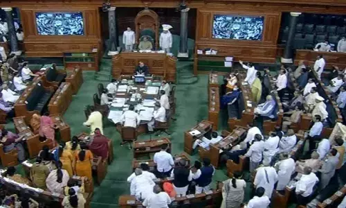 अडाणी समूह को लेकर संसद में चौथे दिन जमकर हंगामा, सोमवार तक के लिए स्थगित