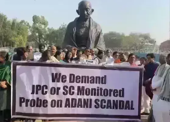 अडाणी के मुद्दे पर संसद में हंगामा,  जेपीसी से जांच की मांग पर अड़ा विपक्ष