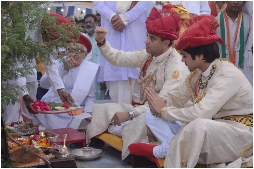 उज्जैन में बाबा महाकाल और ग्वालियर में सिंधिया परिवार पहनता है मोहम्मद रफीक के हाथ से बनी पगड़ी