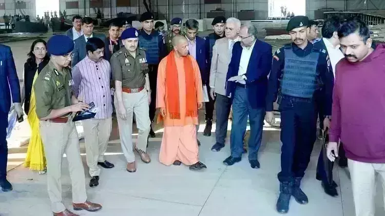 मुख्यमंत्री योगी ने किया UPGIS के आयोजन स्थल का निरीक्षण, अधिकारियों को दिए निर्देश