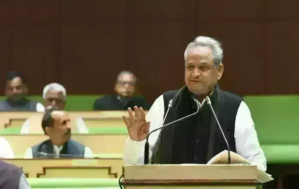 गहलोत सरकार ने चुनावी साल में पेश किया लोकलुभावन बजट, राशन-बिजली से लेकर ये..चीजें हुई फ्री