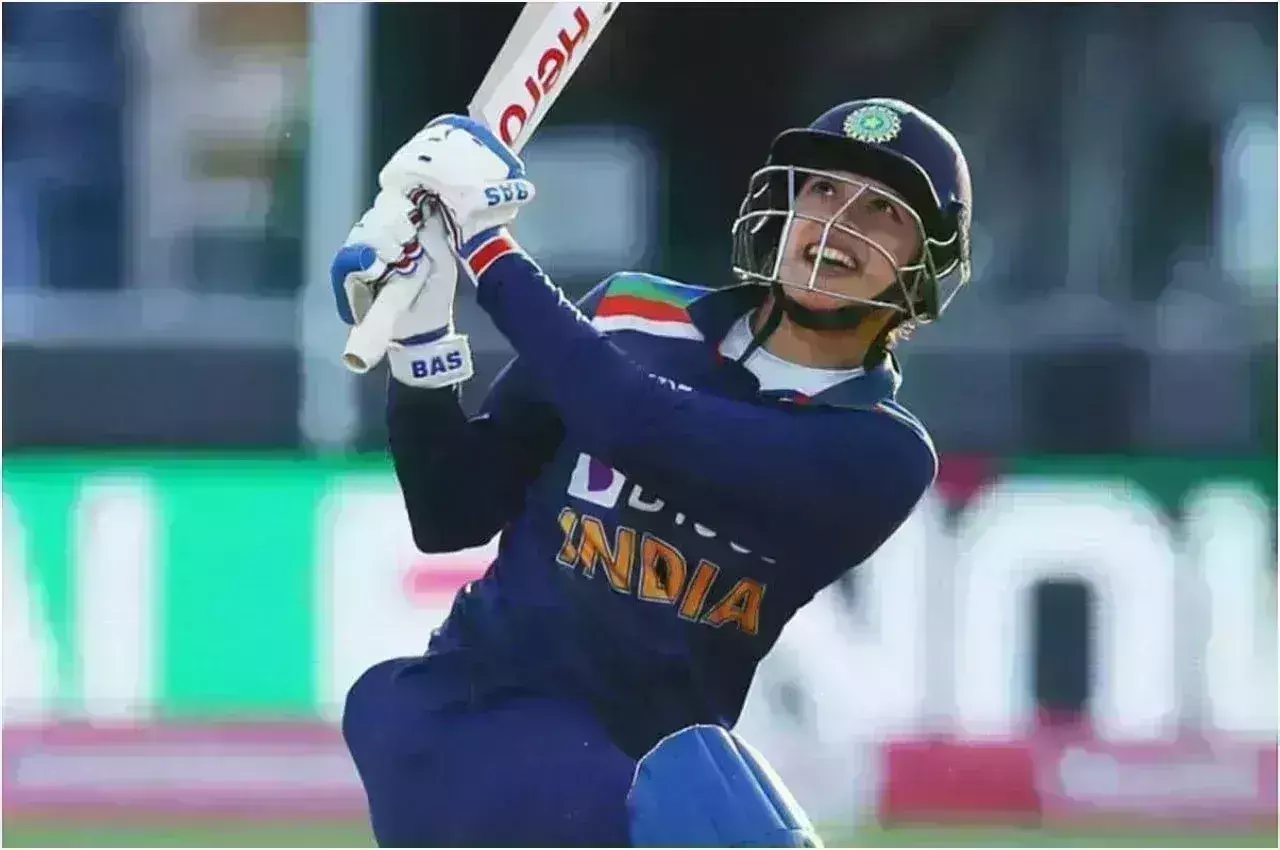 WPL ऑक्शन में सबसे महंगी खिलाड़ी बनी स्मृति मंधाना, RCB ने 3.4 करोड़ रुपये में खरीदा
