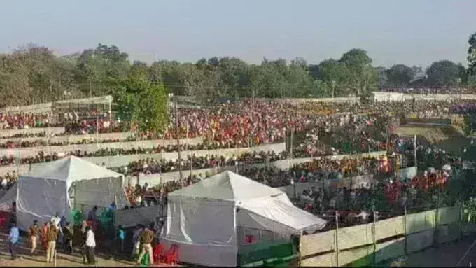 कुबेरेश्वर धाम में रुका रुद्राक्ष वितरण, 1 महिला की मौत, पं. मिश्रा बोले- मौत आनी होगी तो आएगी कुबेरेश्वर धाम में रुका रुद्राक्ष वितरण, 1 महिला की मौत, पं. मिश्रा बोले- मौत आनी होगी तो आएगी