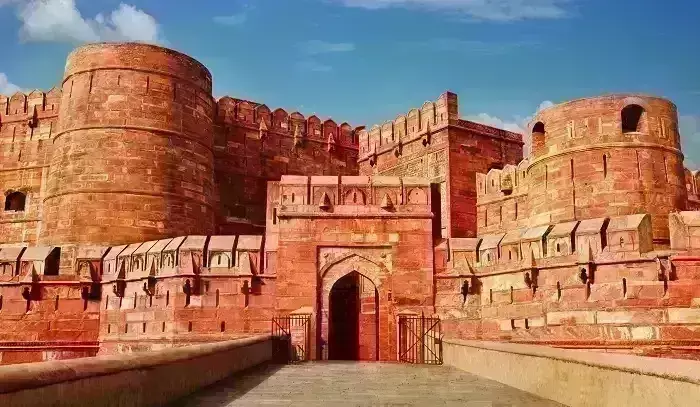 औरंगजेब की जिस जेल से बच निकले थे शिवाजी, अब महाराष्ट्र सरकार आगरा में वहीँ मनायेगी जयंती