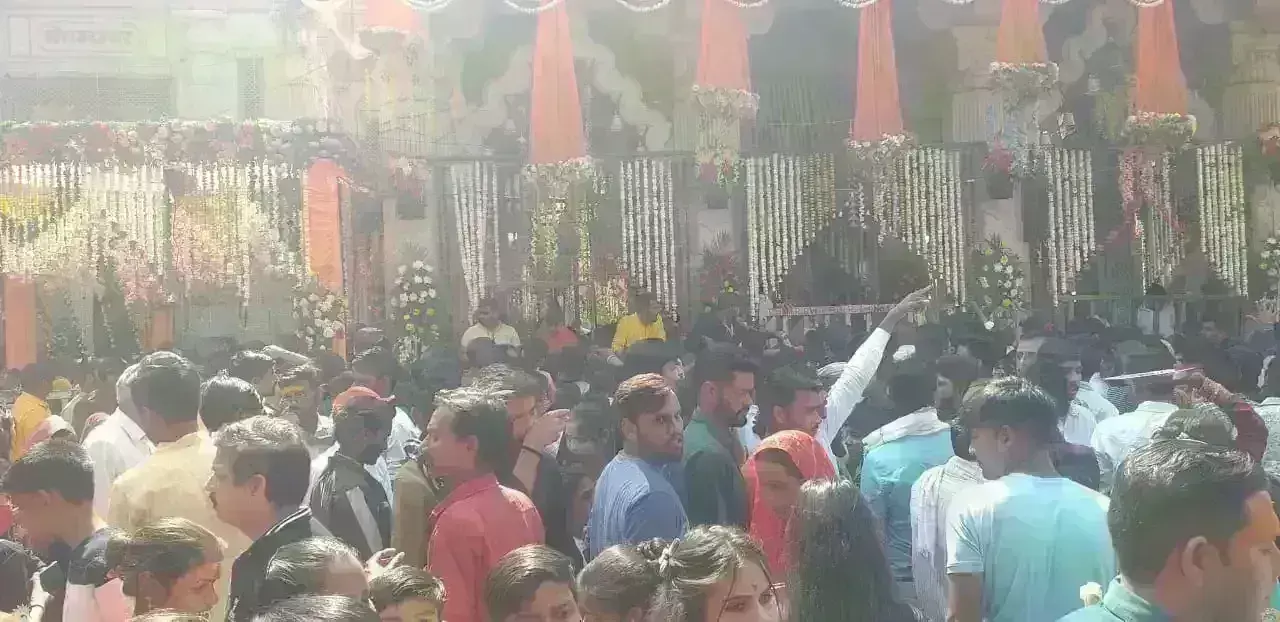 बम भोले से गूंजे शिवालय, अचलेश्वर-कोटेश्वर पर उमड़ा श्रद्धालुओं का सैलाब