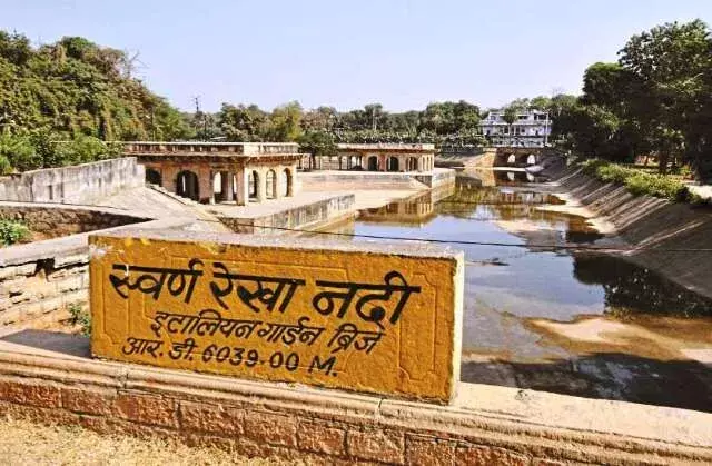 बारिश से पहले स्वर्ण रेखा नदी में खड़े होंगे चार-चार मीटर के पिलर